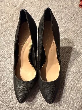 Jessica Simpson Black Textured Pointed-Toe Pumps